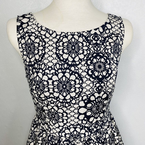 The Impeccable Pig Sz S Navy Blue White Floral Fit and Flare Dress - Picture 3 of 14